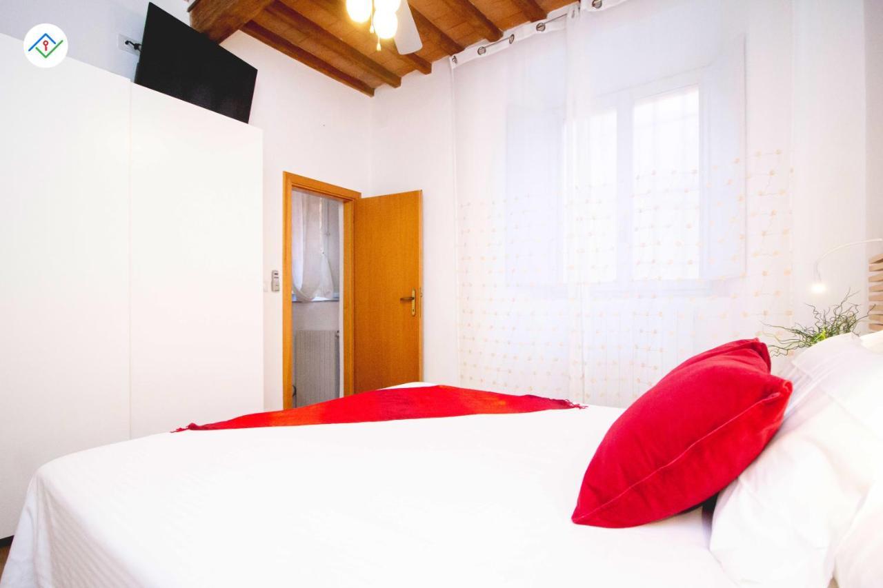Pisa Tower Apartment Luaran gambar
